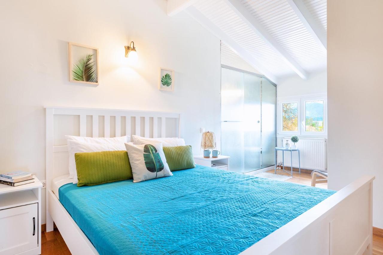 Spyrelia Villa With Private Pool & Outdoor Hot Tub Дассия Экстерьер фото