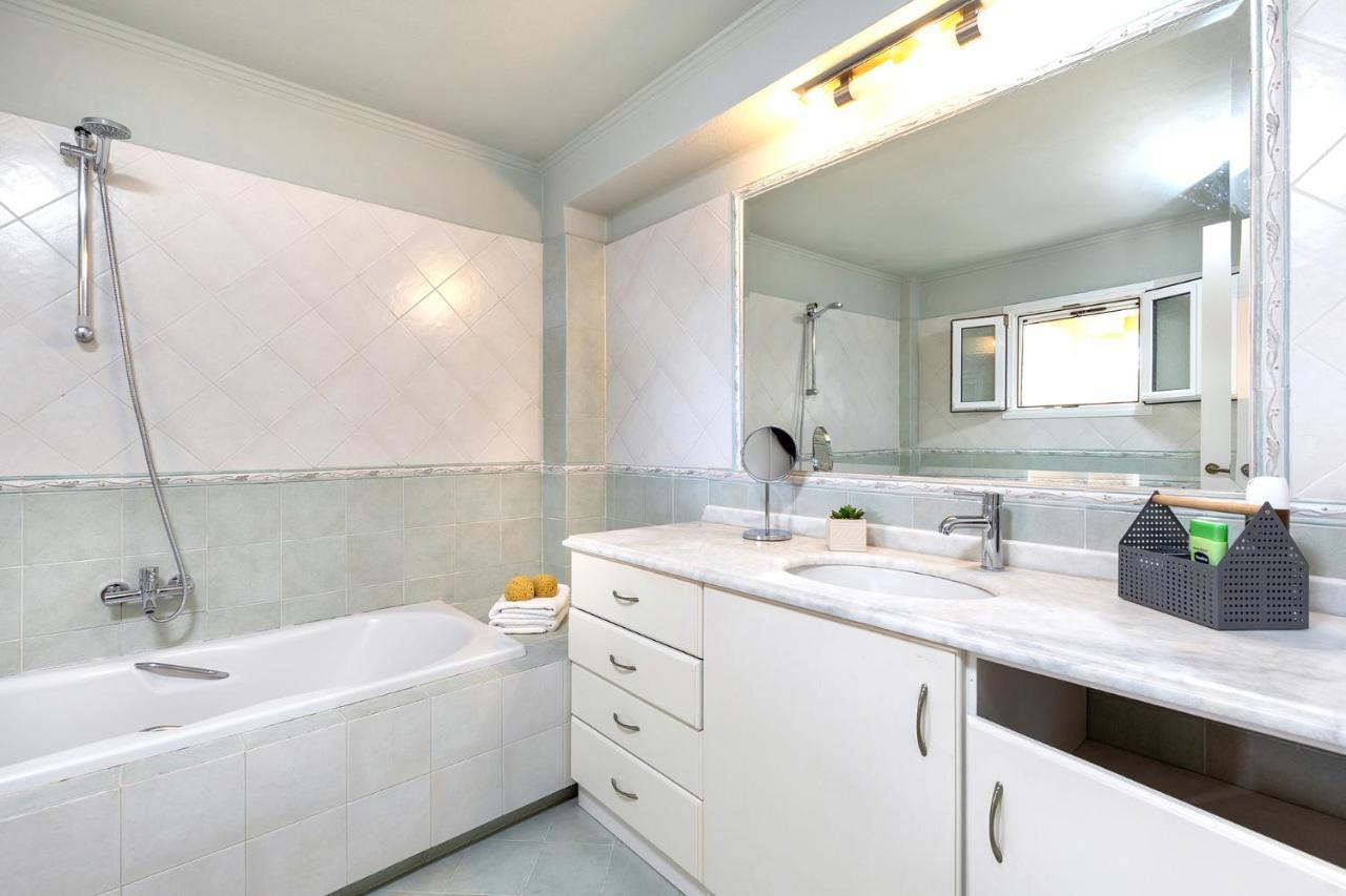 Spyrelia Villa With Private Pool & Outdoor Hot Tub Дассия Экстерьер фото