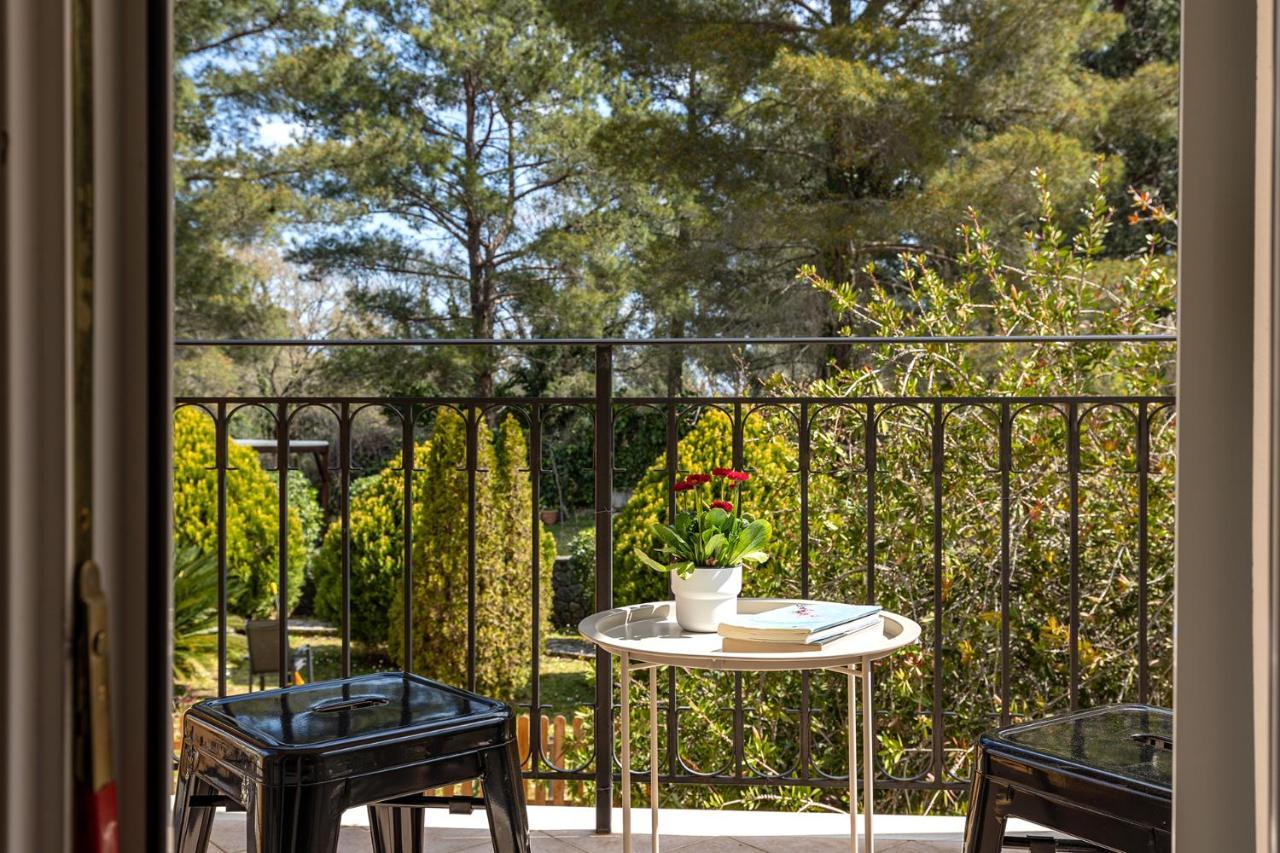 Spyrelia Villa With Private Pool & Outdoor Hot Tub Дассия Экстерьер фото